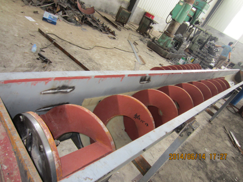 无轴螺旋输送机的工作原理与性能特点