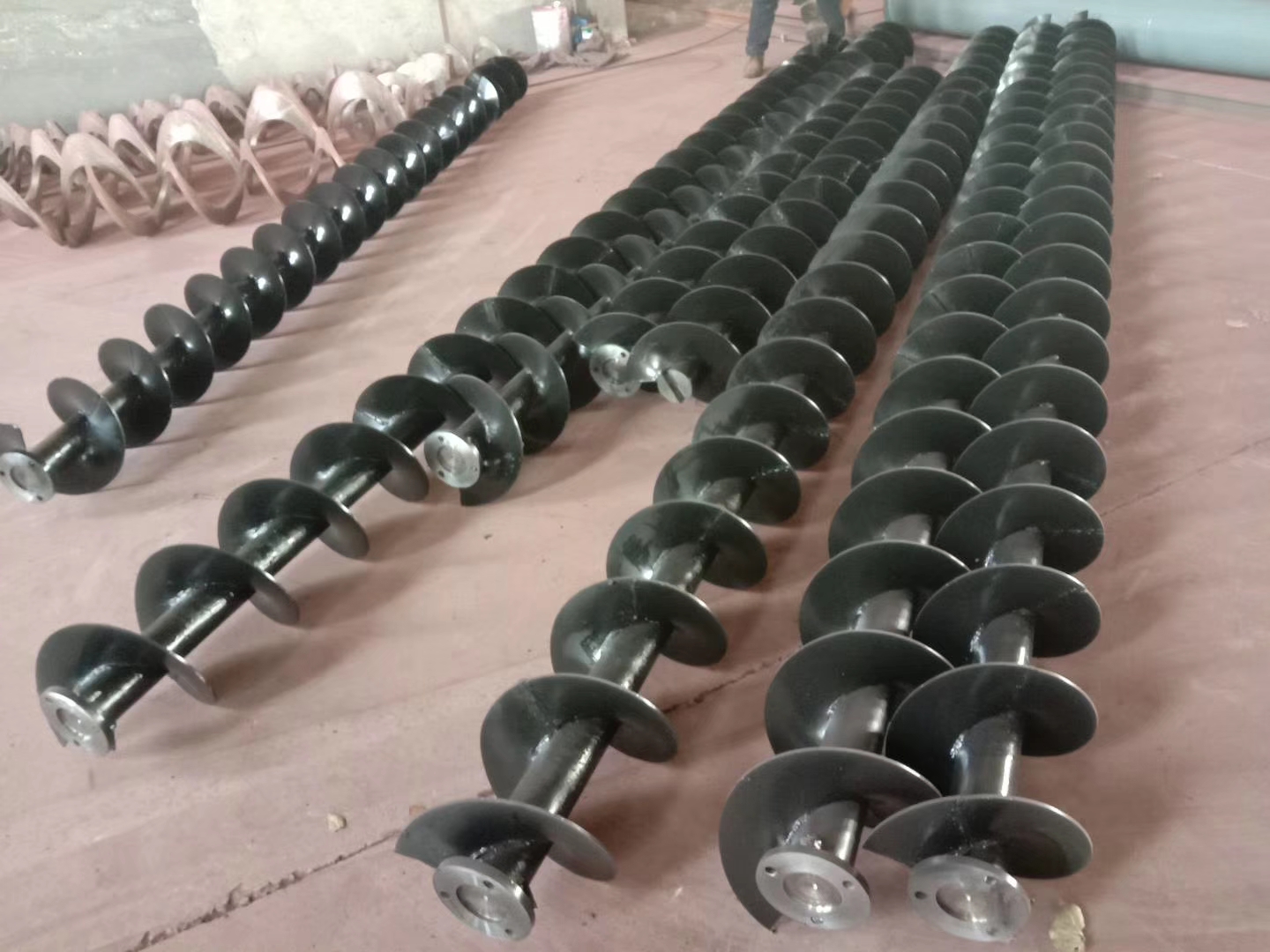 螺旋输送机叶片磨损的各项因素